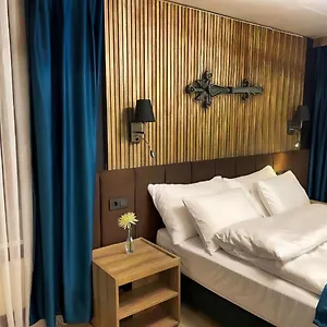 Nani 2*, Zürih İsviçre